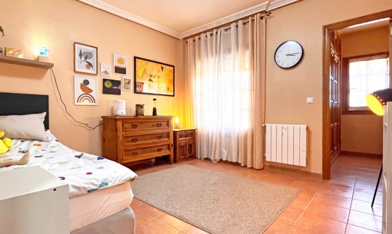 Sale - Villa -
Orihuela Costa - Punta Prima