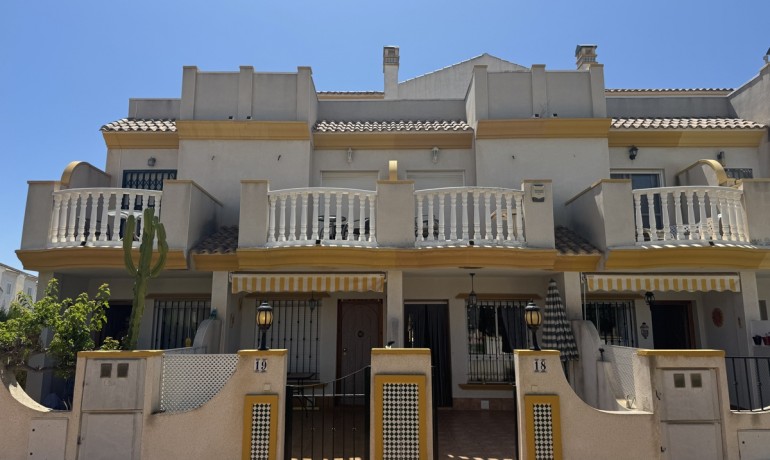 Revente - Maison de ville -
Cabo Roig