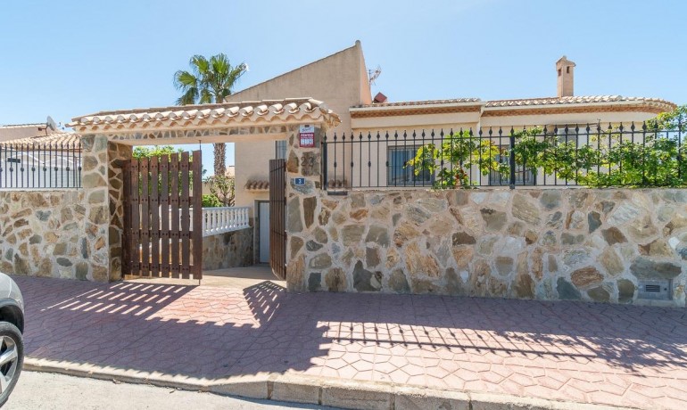 Revente - Villa -
Orihuela Costa - Playa Flamenca