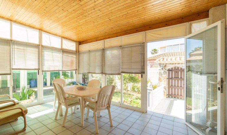 Sale - Villa -
Orihuela Costa - Playa Flamenca