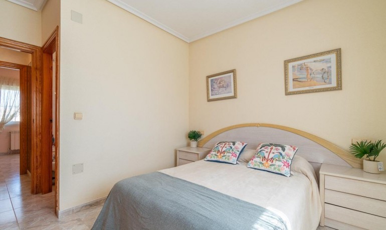 Sale - Villa -
Orihuela Costa - Playa Flamenca