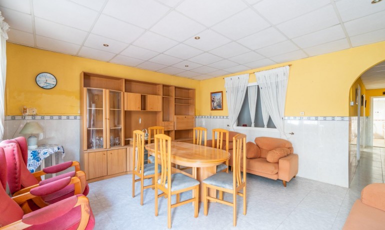 Sale - Villa -
Torrevieja - Playa de los Naufragos