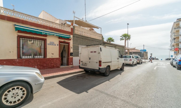 Herverkoop - Villa -
Torrevieja - Playa de los Naufragos