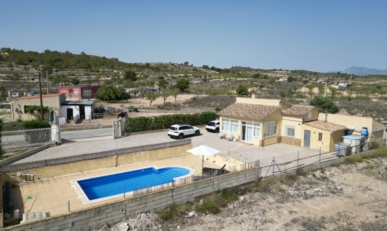 Sale - Villa -
Alicante* - Hondón de las Nieves*