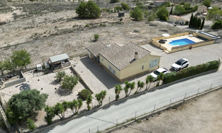 Sale - Villa -
Alicante* - Hondón de las Nieves*