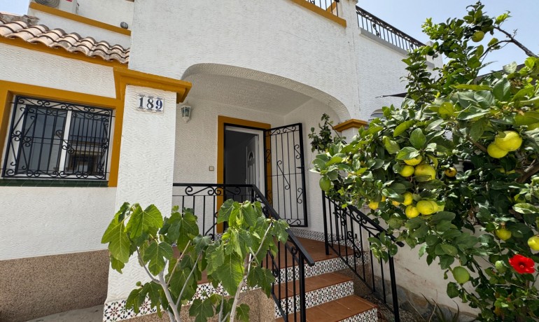 Sale - House - Quad -
Orihuela Costa - Los Altos