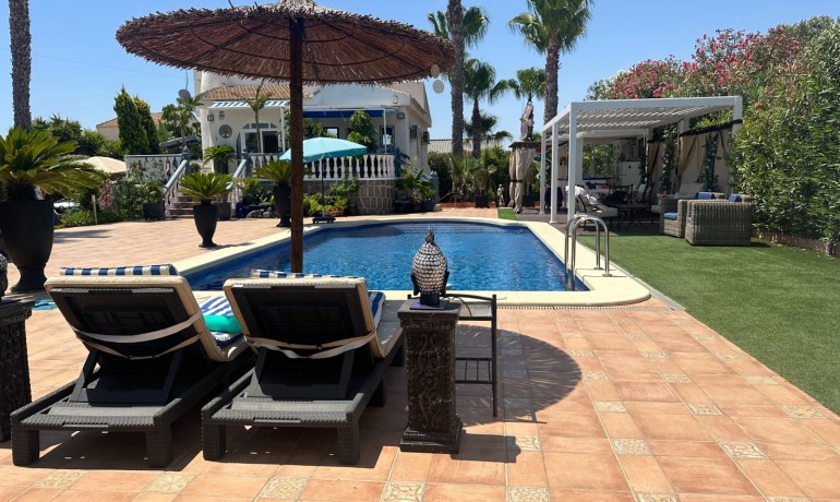 Revente - Villa -
San Luis, Torrevieja