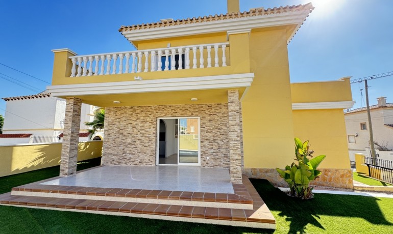 Sale - Villa -
Orihuela Costa* - Villamartin*