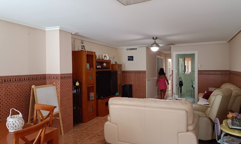 Herverkoop - Appartement / Flat -
Elche*