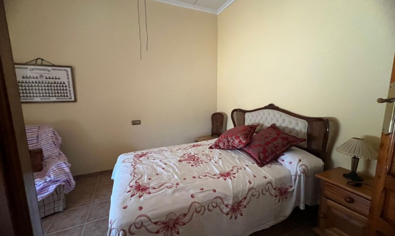 Sale - Townhouse -
Alicante* - Daya Vieja*