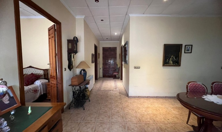 Sale - Townhouse -
Alicante* - Daya Vieja*