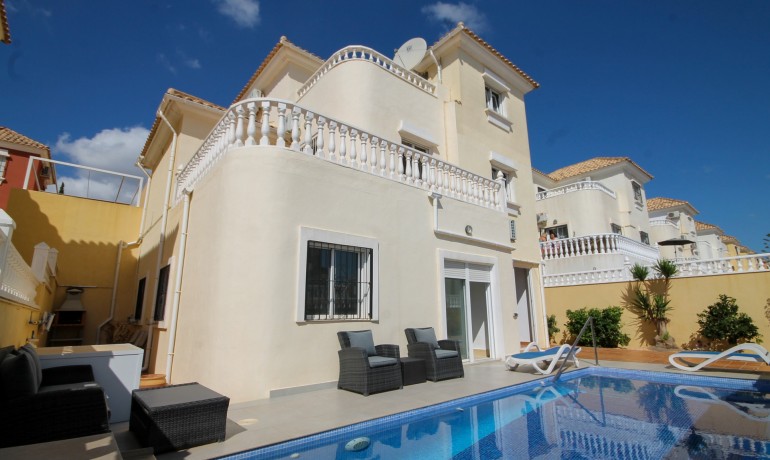 Revente - Villa -
Orihuela Costa* - Blue Lagoon*