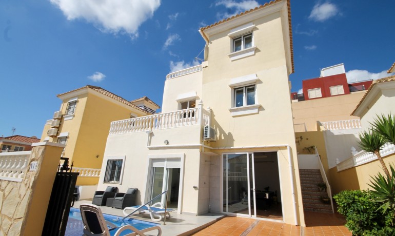 Sale - Villa -
Orihuela Costa* - Blue Lagoon*