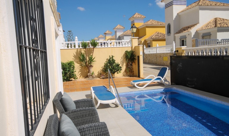 Revente - Villa -
Orihuela Costa* - Blue Lagoon*