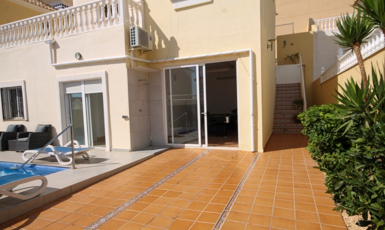 Venta - Villa -
